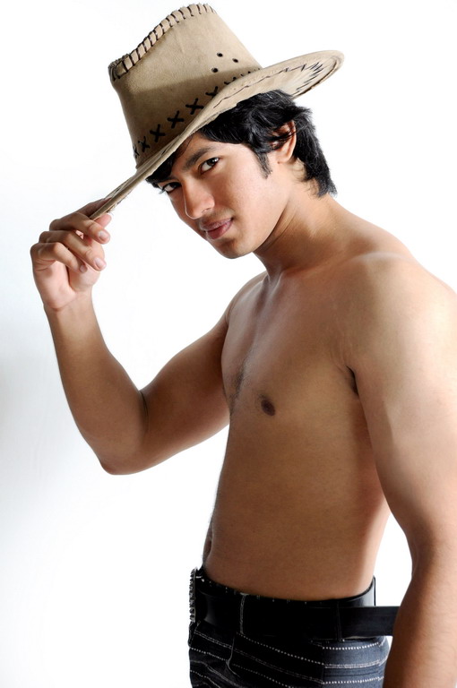 Male model photo shoot of Zubair Malik