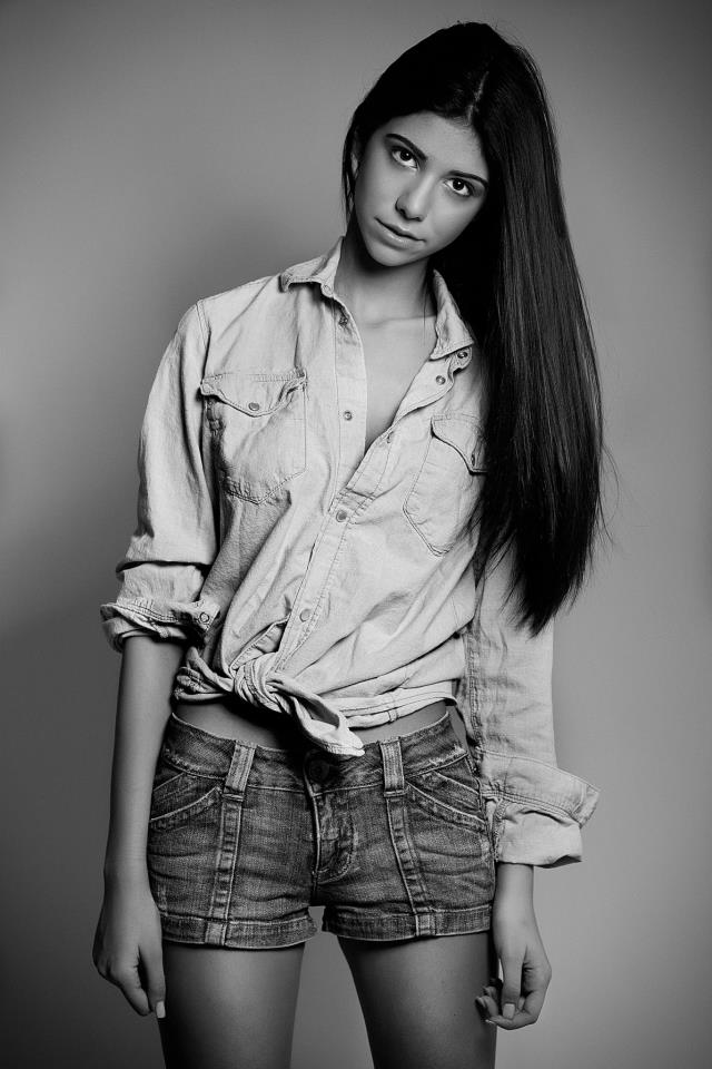 Female model photo shoot of Alicia Green MUA
