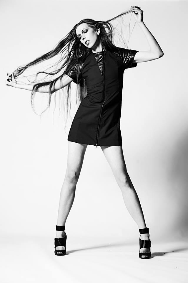 Female model photo shoot of Seana Steele