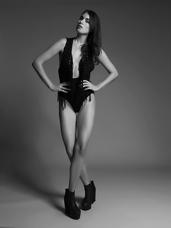 Female model photo shoot of Lauren Eliz