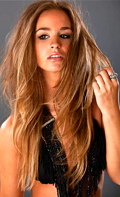Female model photo shoot of JaymiLynne