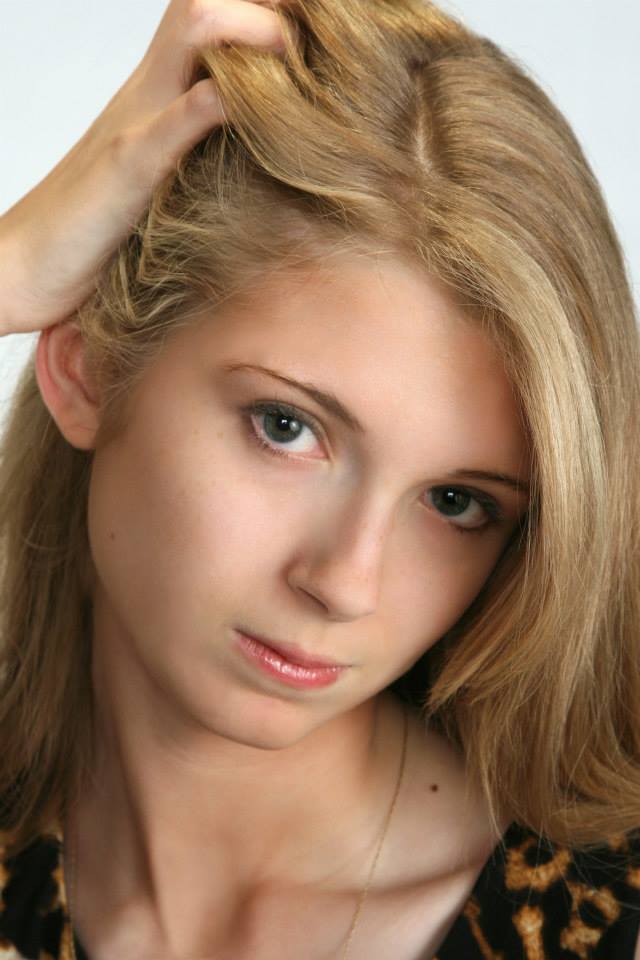 Female model photo shoot of Blond Ambition