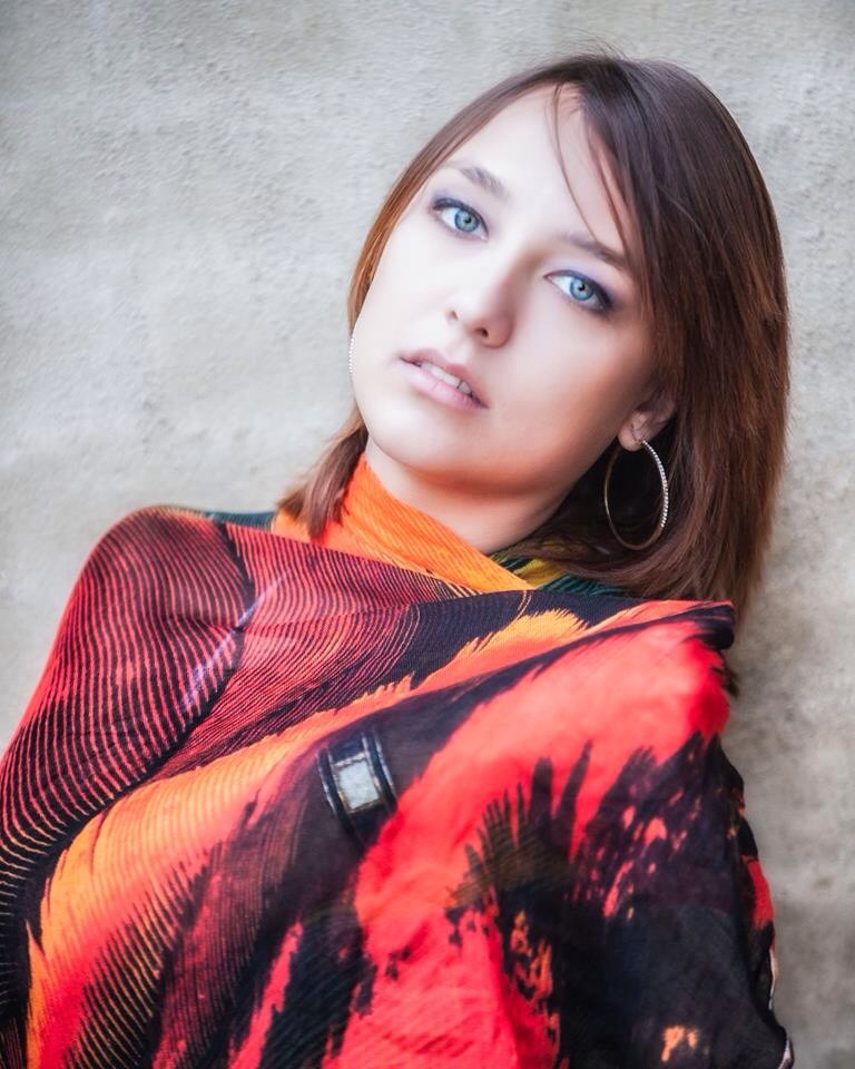 Female model photo shoot of Alina Romanova