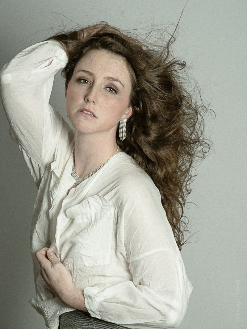 Female model photo shoot of Nicole Rackell