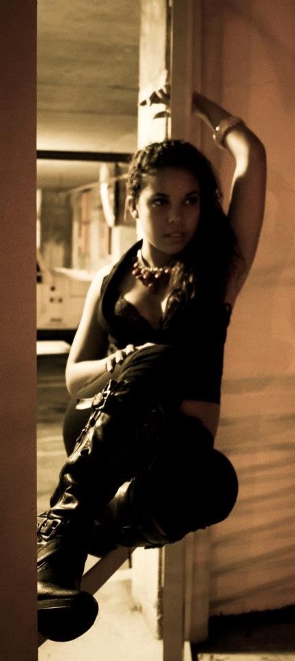 Female model photo shoot of Karimar Gonzalez