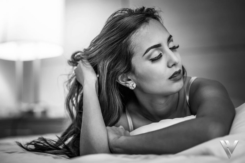 Female model photo shoot of Jennifer Sills