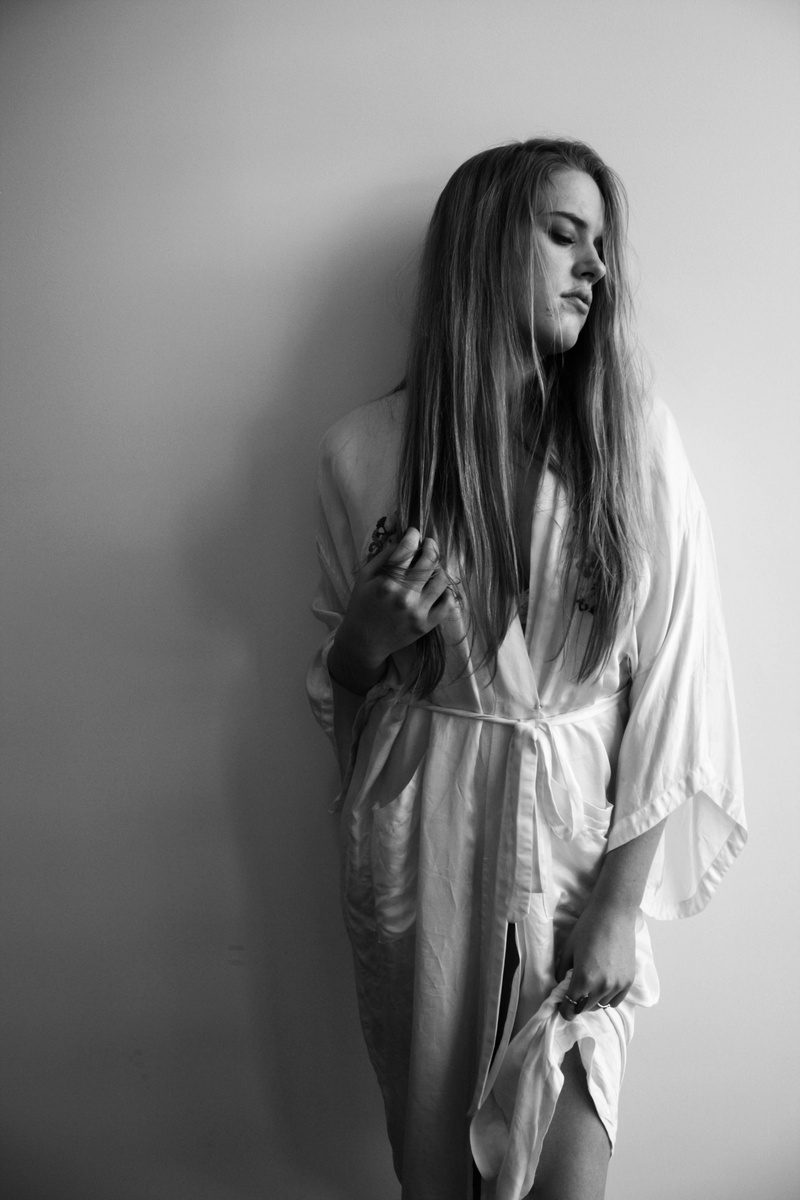 Female model photo shoot of AllisonWondrland