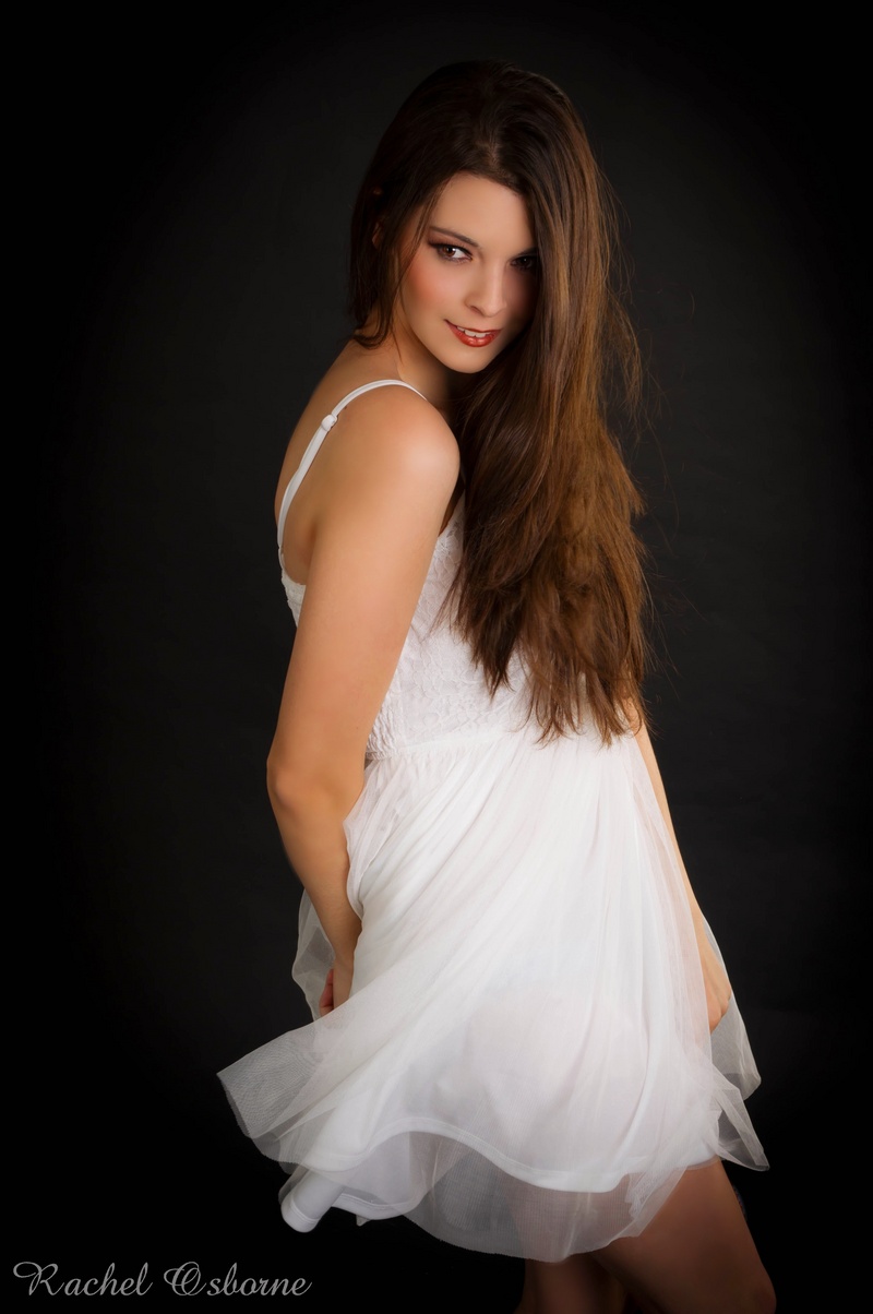 Female model photo shoot of Flame Rachel