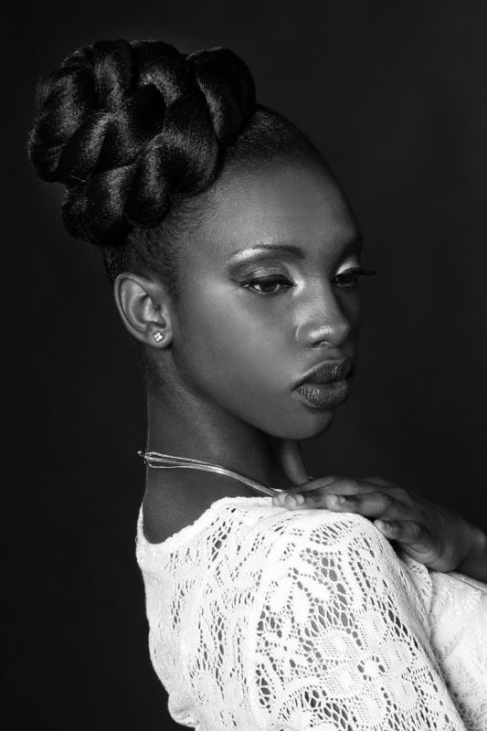 Female model photo shoot of Makeba Hudson