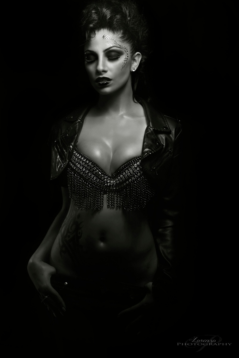 Female model photo shoot of MichelleDArtistry by Lorenzopphotography 