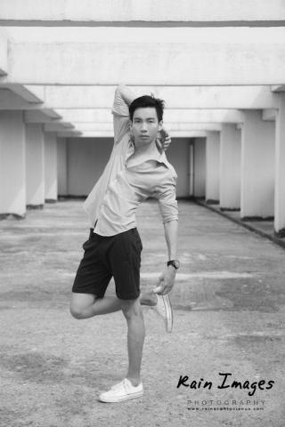 Male model photo shoot of Redi Hitoshi by Rainer Photographer in Jakarta