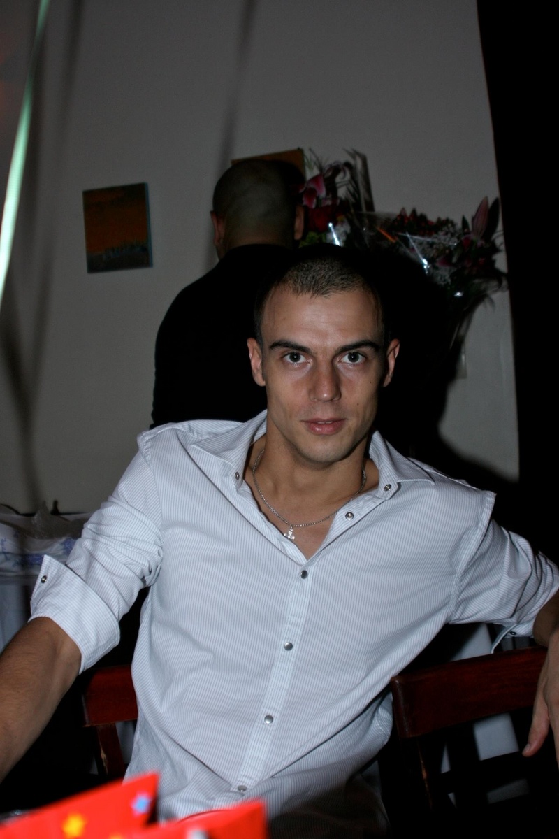 Male model photo shoot of Anatoliy1