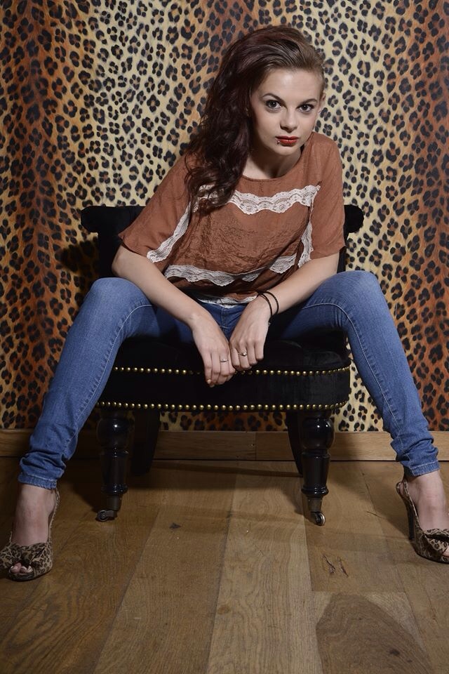 Female model photo shoot of Chelsea hayley Martin 