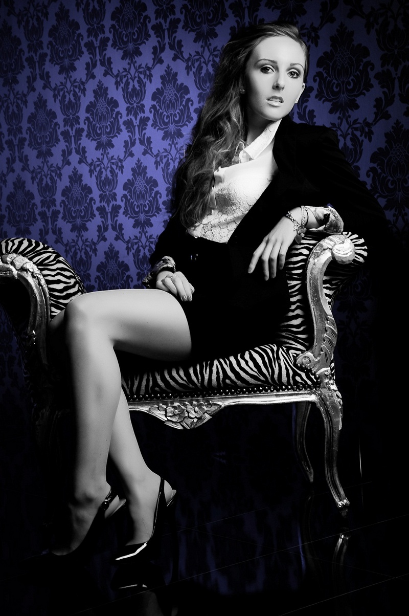 Female model photo shoot of Sian A Last in http://sianlast.co.uk/