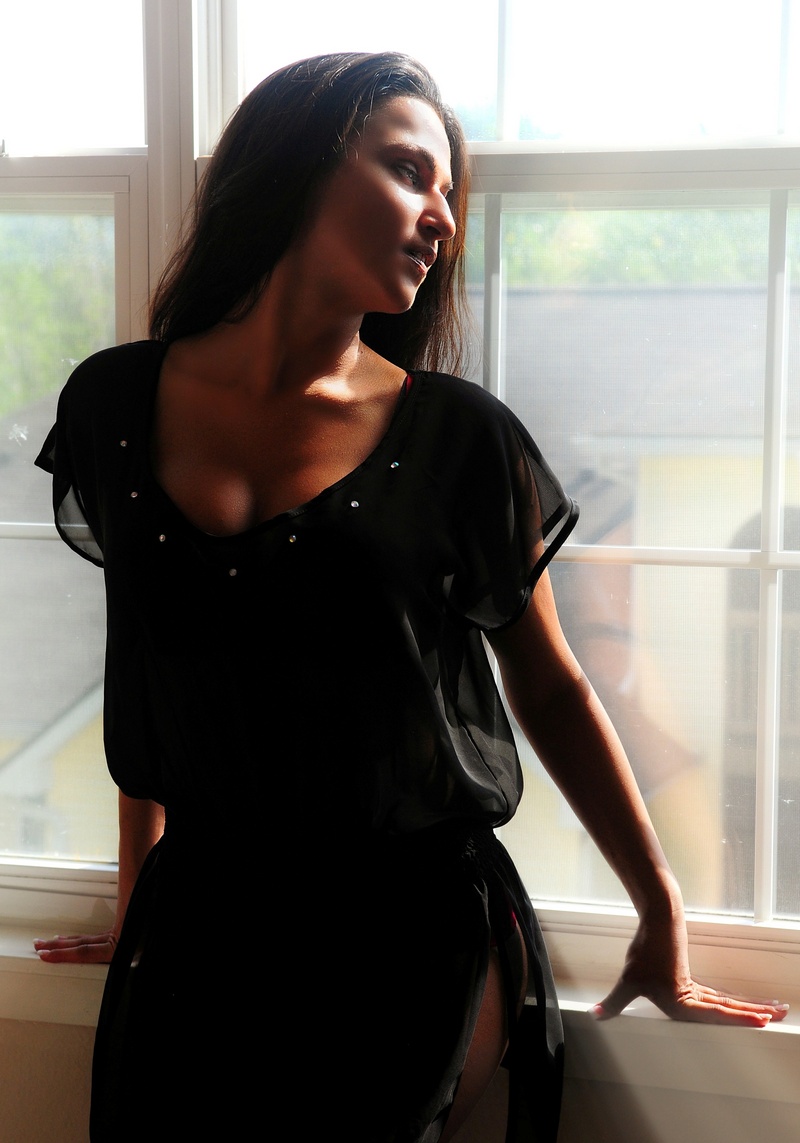 Female model photo shoot of Mihaela Lacramioara by mPm Studios in Kansas City, MO