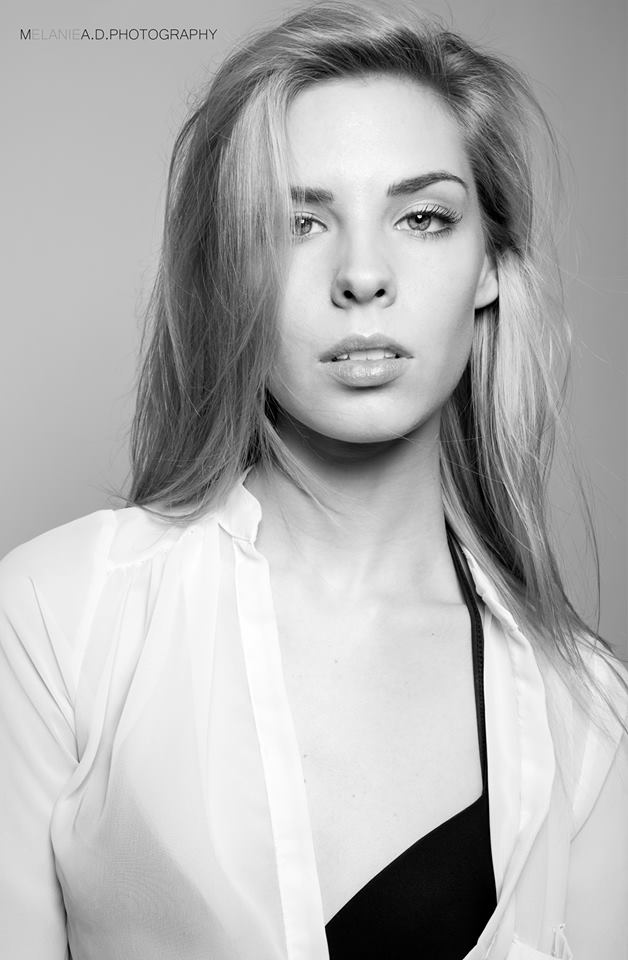 Female model photo shoot of Natalie Glass