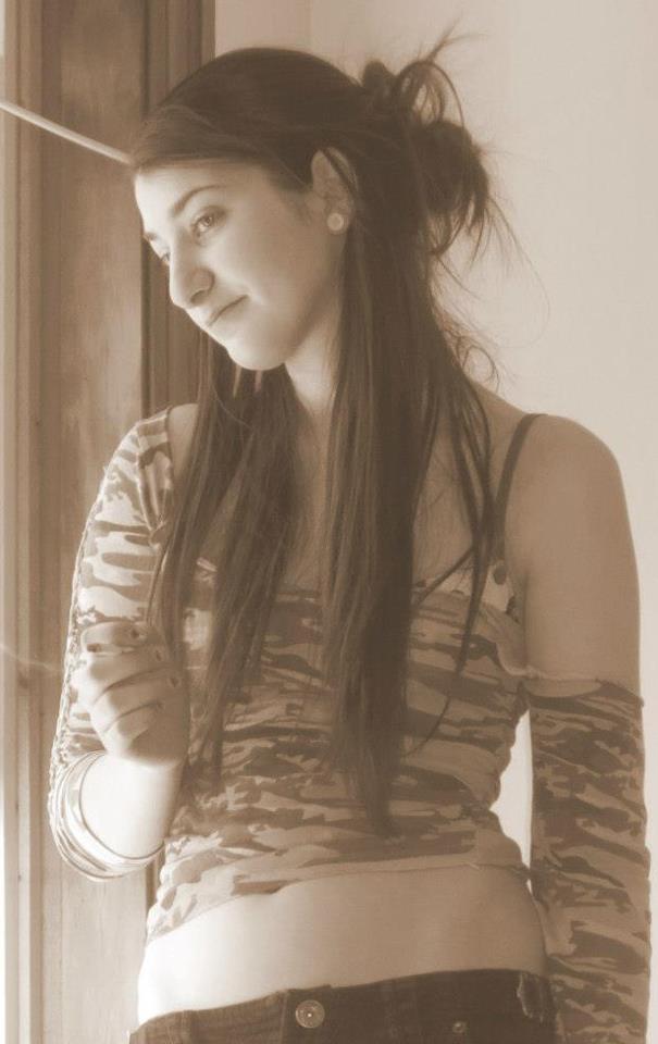 Female model photo shoot of Sara Nicholls