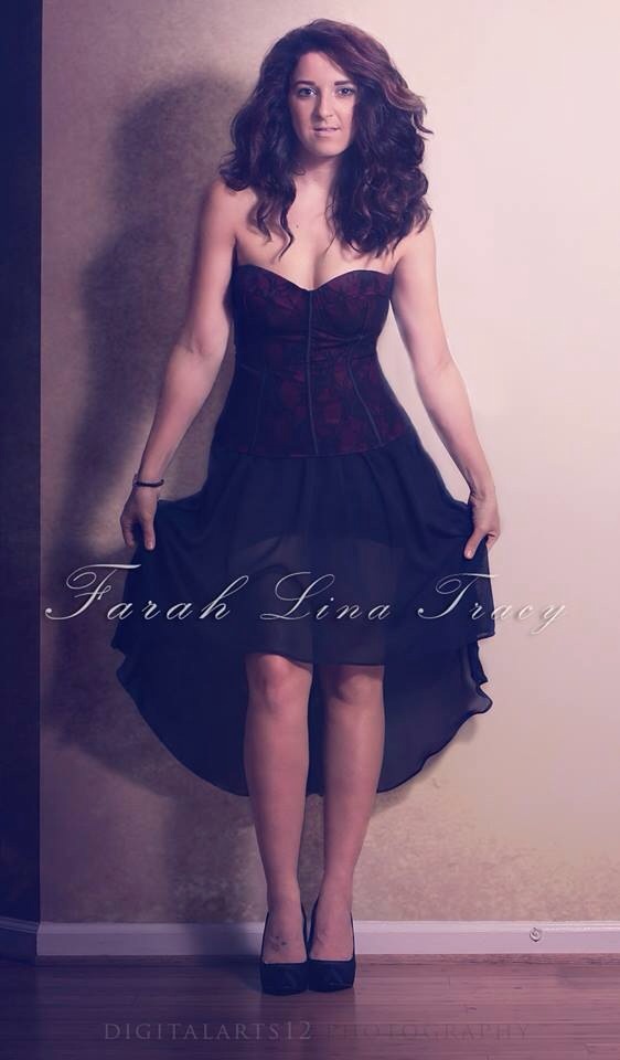 Female model photo shoot of Farah Tracy