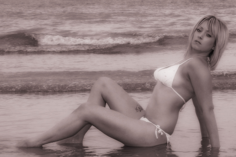 Female model photo shoot of cutegirl27 in filey beach