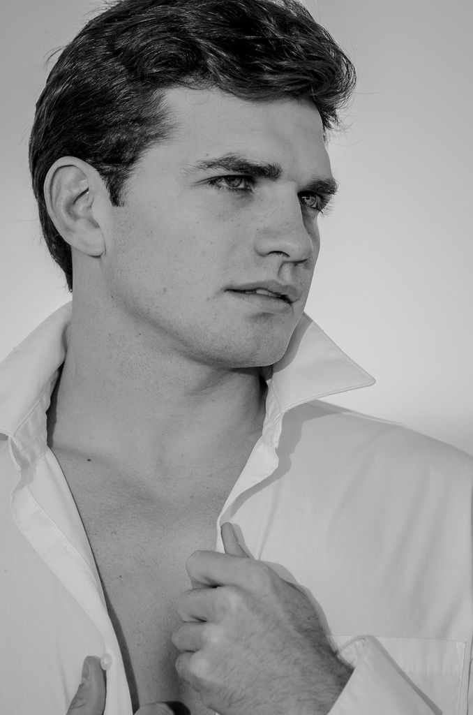 Male model photo shoot of Shawn Fendone