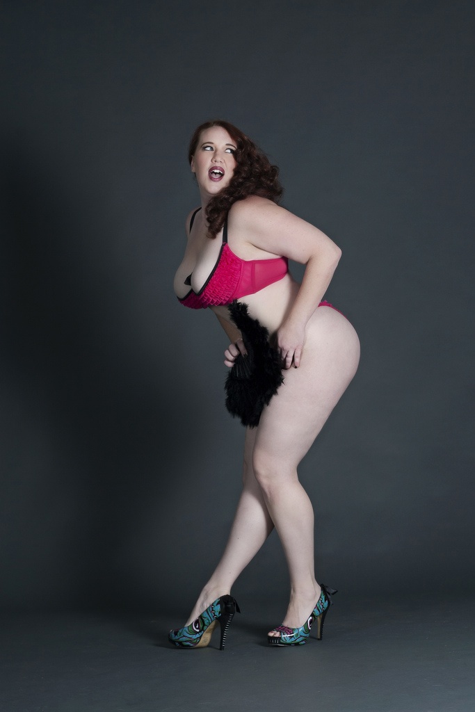 Female model photo shoot of Honey Merlot by Taryn Lindsey Photo 