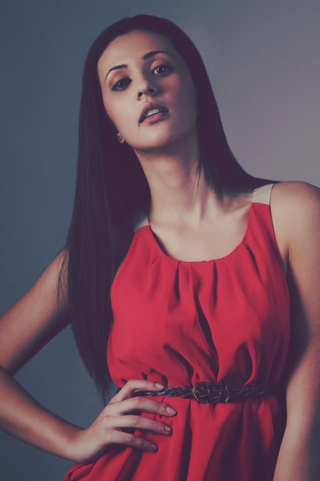 Female model photo shoot of Raquel Amado