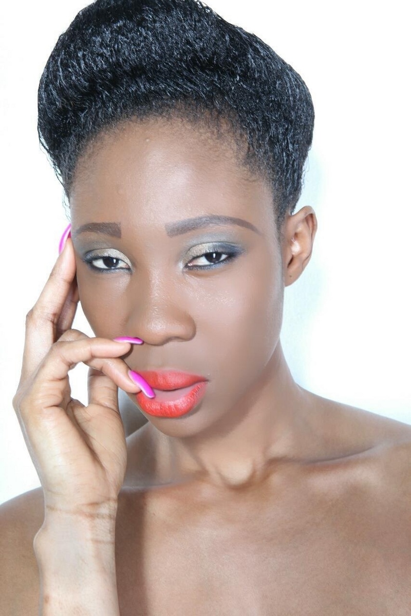Female model photo shoot of Ebony83