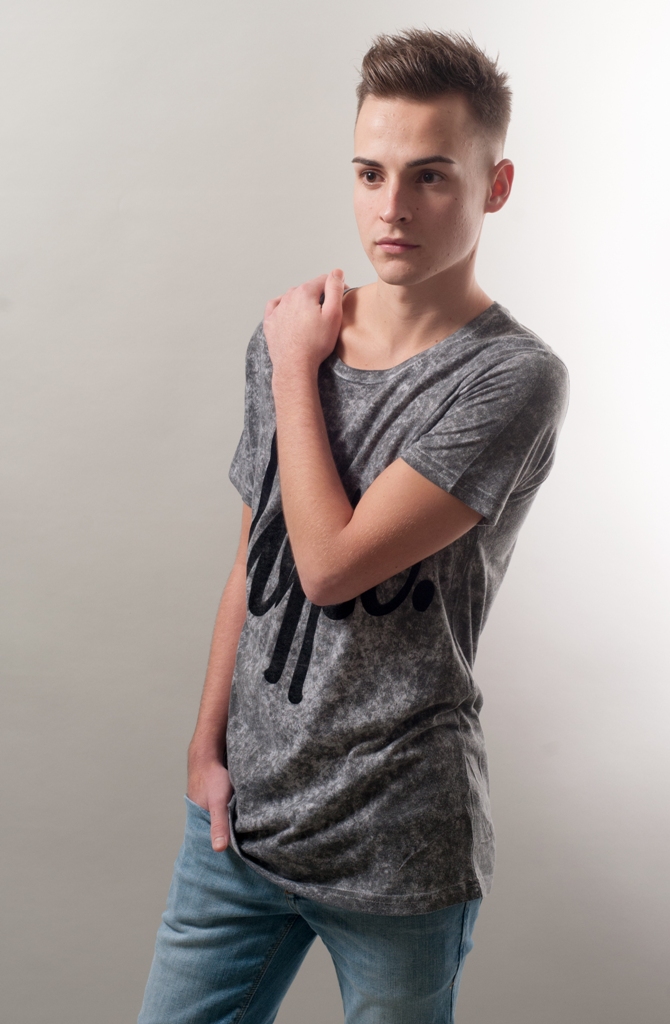 Male model photo shoot of SeanSysum