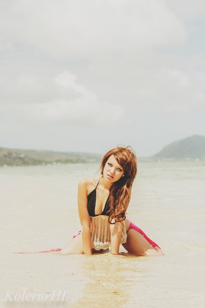 Female model photo shoot of Daisy Doux in Honolulu, hi