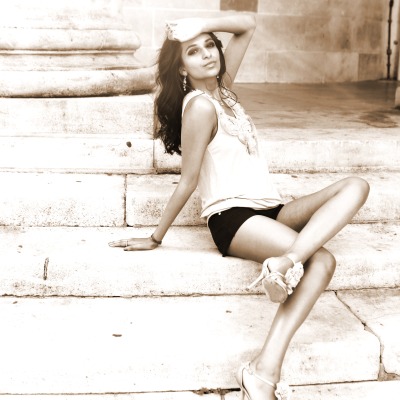 Female model photo shoot of Heenal Vaghela