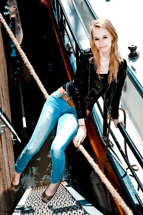 Female model photo shoot of Larissa Zuidema in harlingen