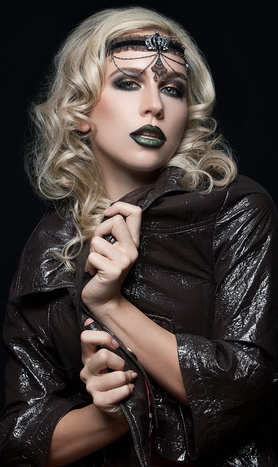 Female model photo shoot of rochell leslie
