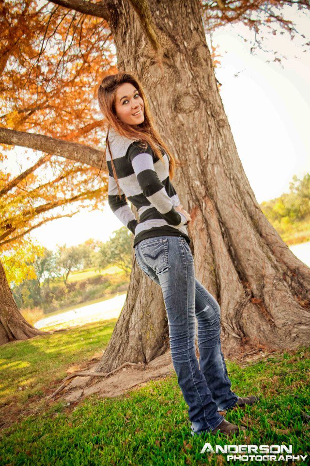 Female model photo shoot of Dinchen Jenee in Lady Bird Johnson park