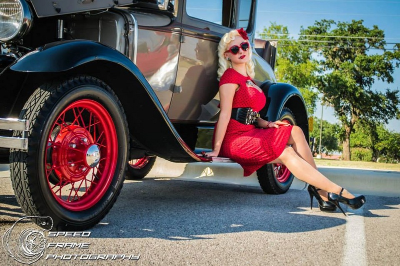 Female model photo shoot of Pinup Lyndsey Elaine in San Marcos, TX