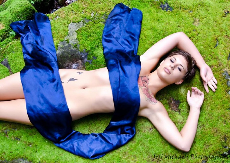 Female model photo shoot of Alayna Eden