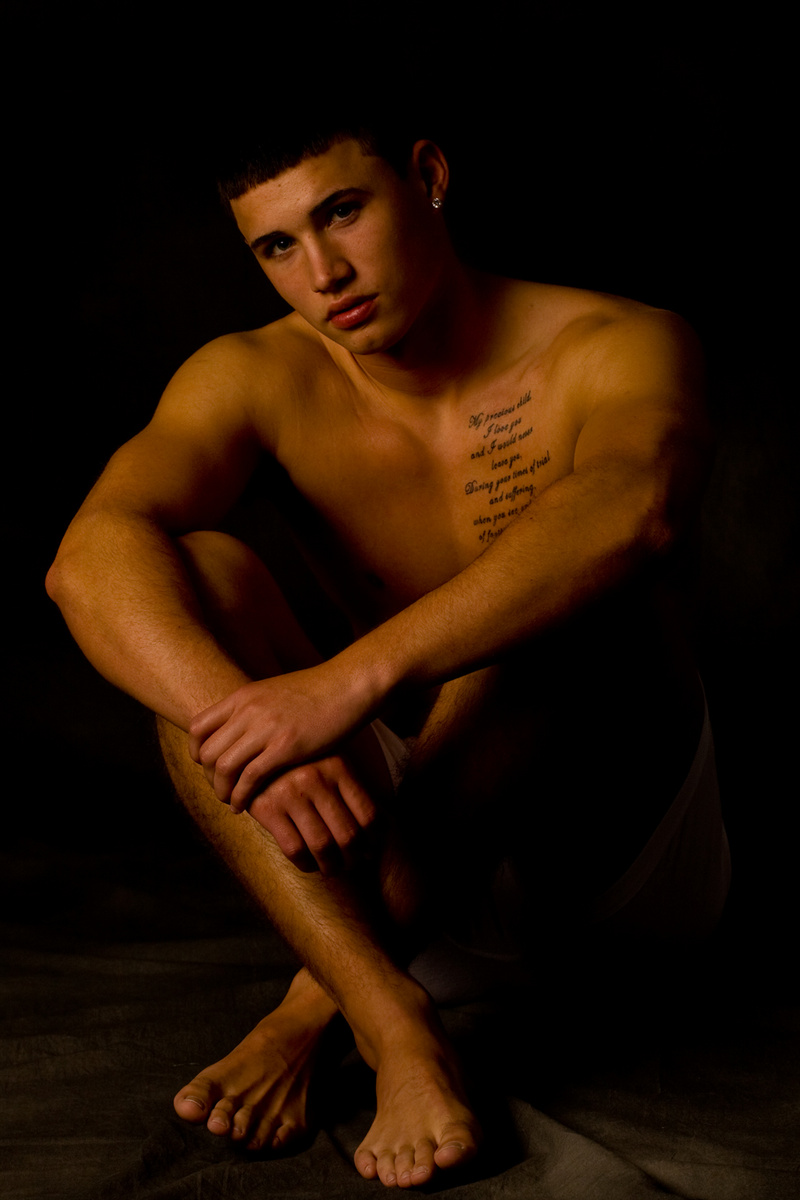 Male model photo shoot of Tommy Mashia