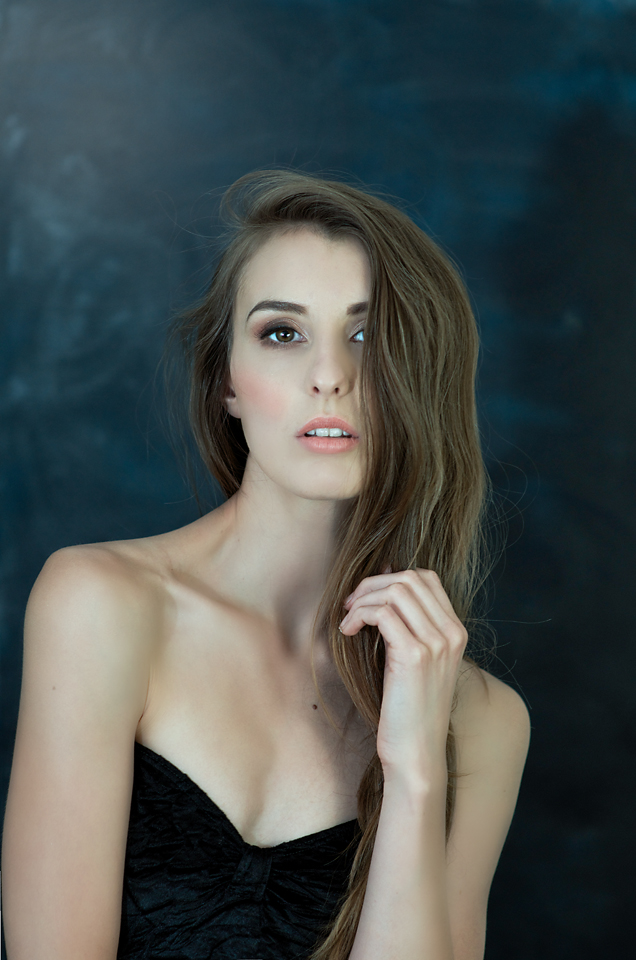 Female model photo shoot of Ash Callaghan