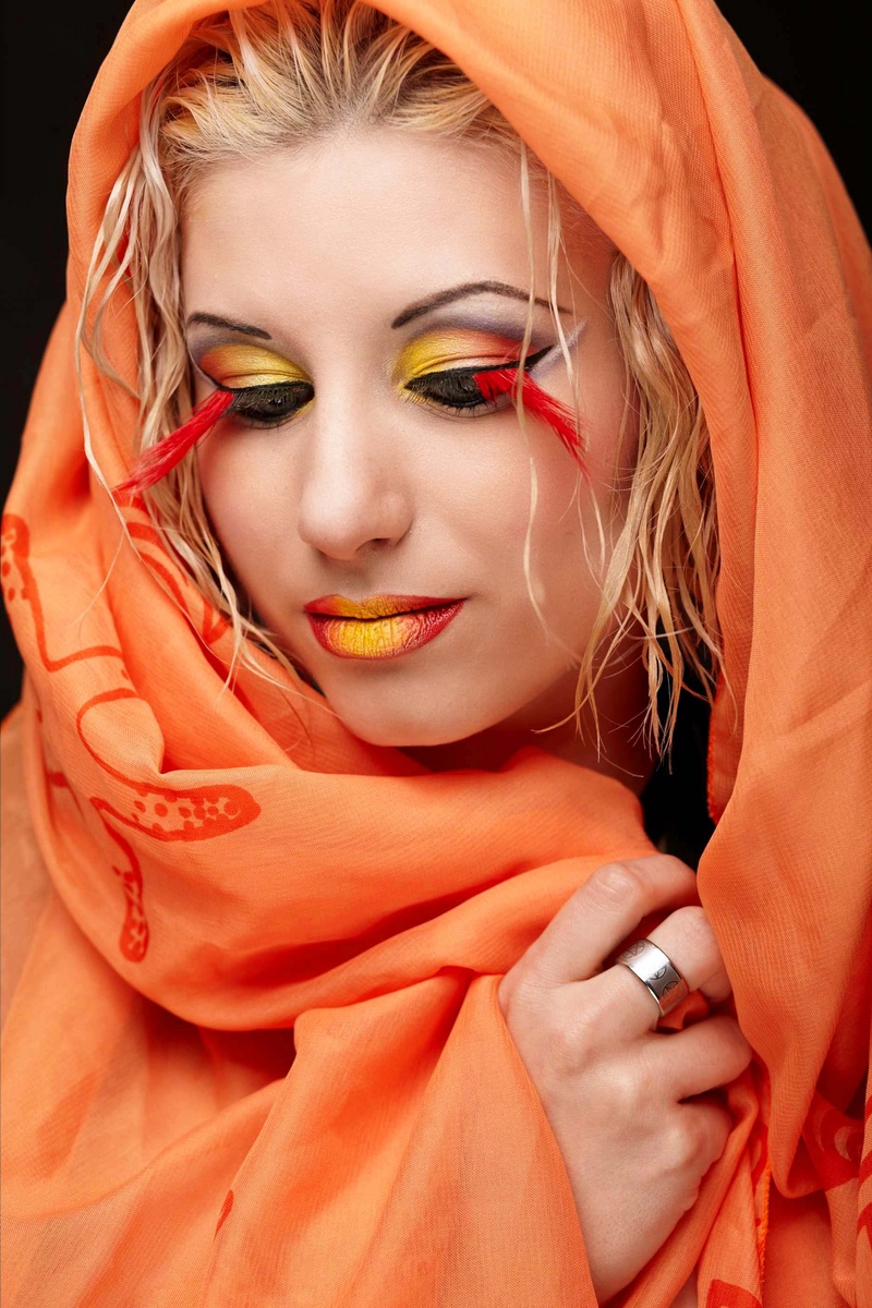 Female model photo shoot of Dani Stoikova