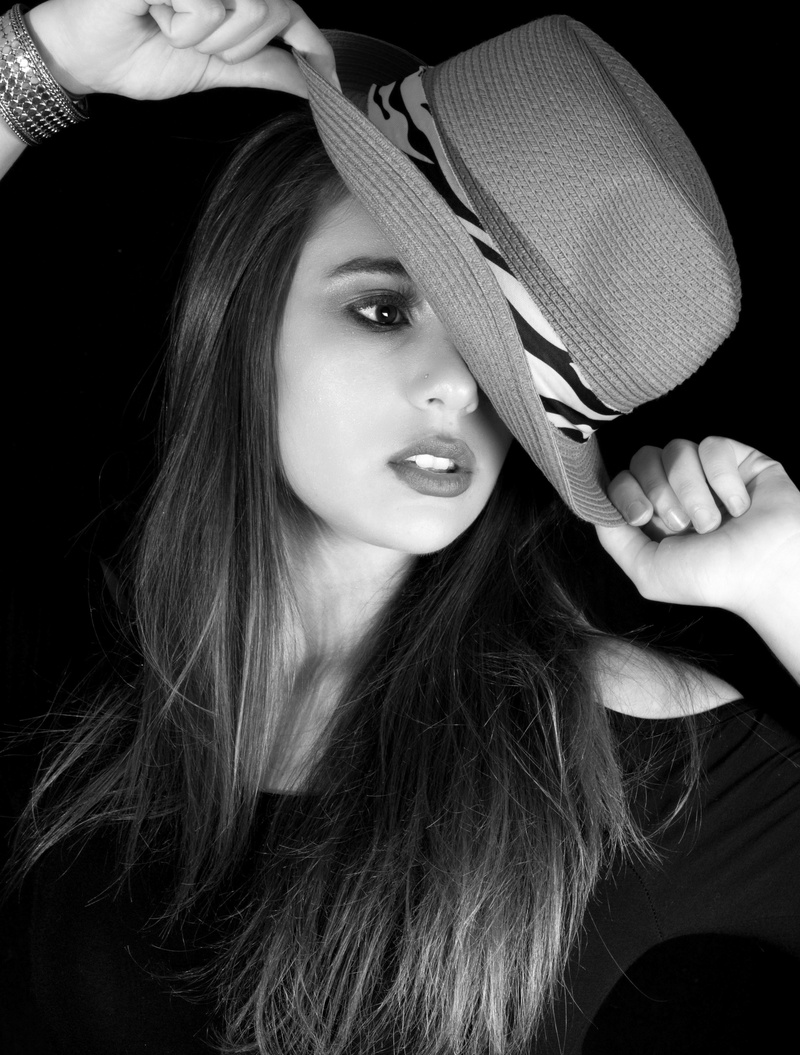 Female model photo shoot of Bobok Vera 