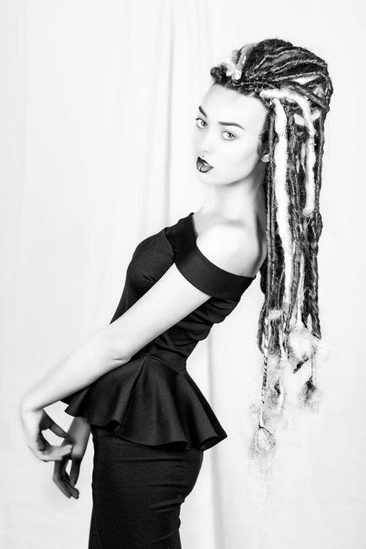 Female model photo shoot of Imogen Black