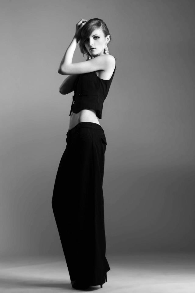 Female model photo shoot of Weronika Dolecka