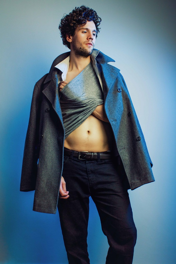 Male model photo shoot of Harris Matthews by Chaturon