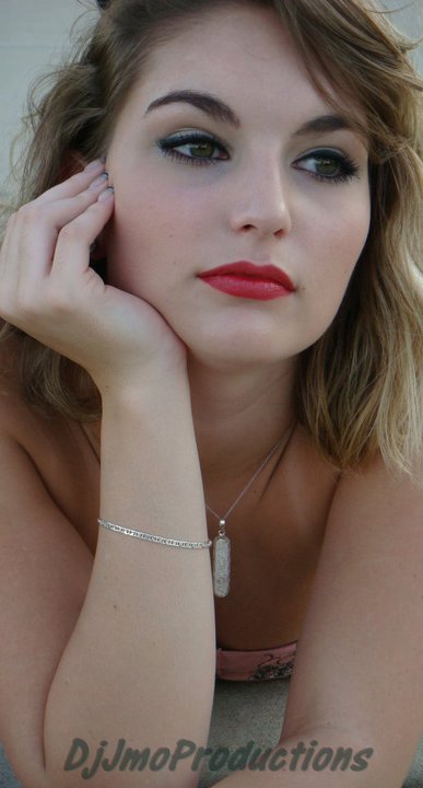 Female model photo shoot of Taylor Templeton