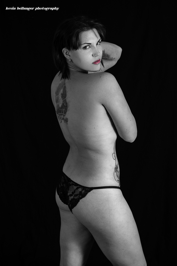 Female model photo shoot of Nix Normativity