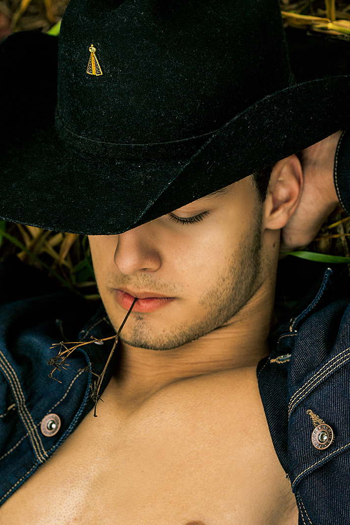 Male model photo shoot of Naur Cavalcante