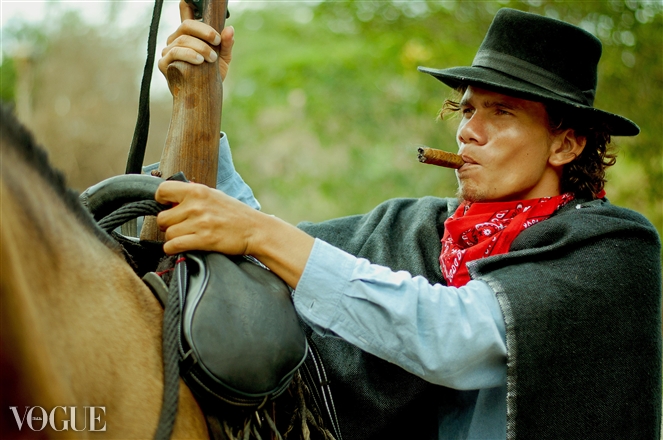 Male model photo shoot of Juan Jaramillo in La Victoria Valle (Colombia)
