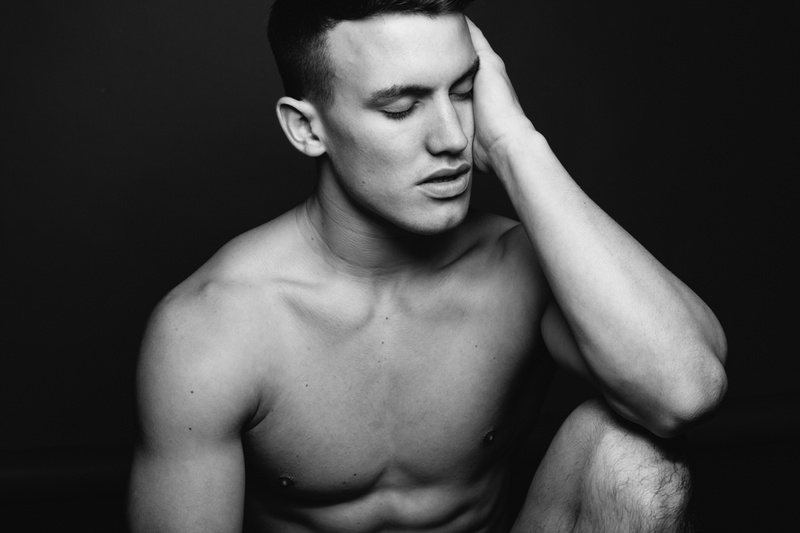 Male model photo shoot of Lee Robbins Photography