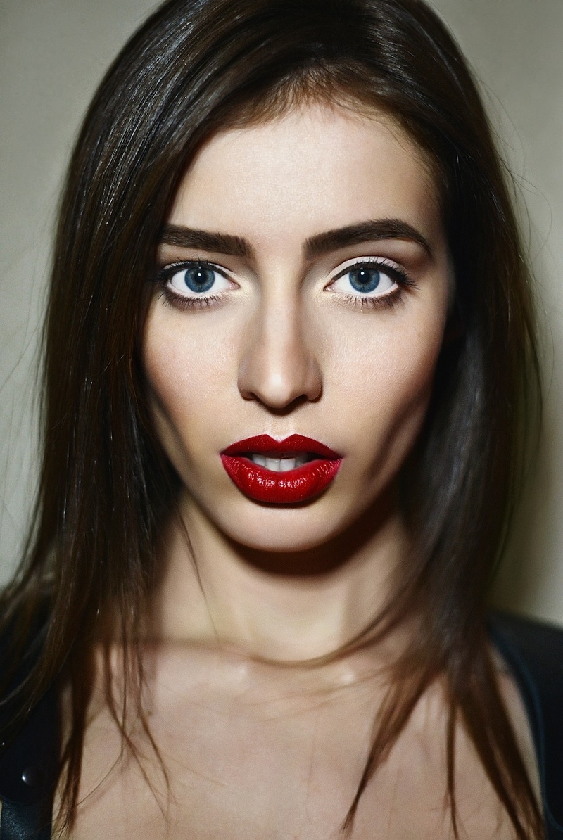 Female model photo shoot of Anastasia Ishi