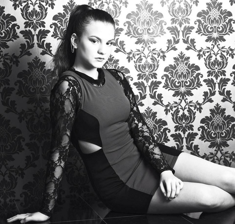 Female model photo shoot of Romana Mahutova in london school of modelling