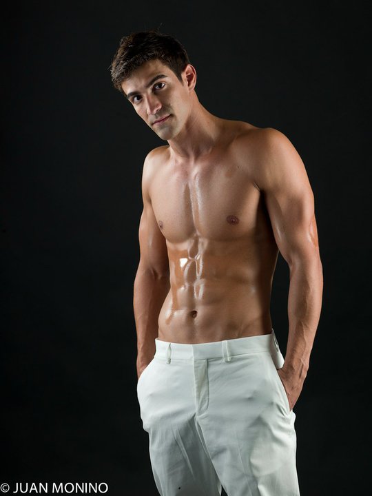 Male model photo shoot of Ronald Lopez